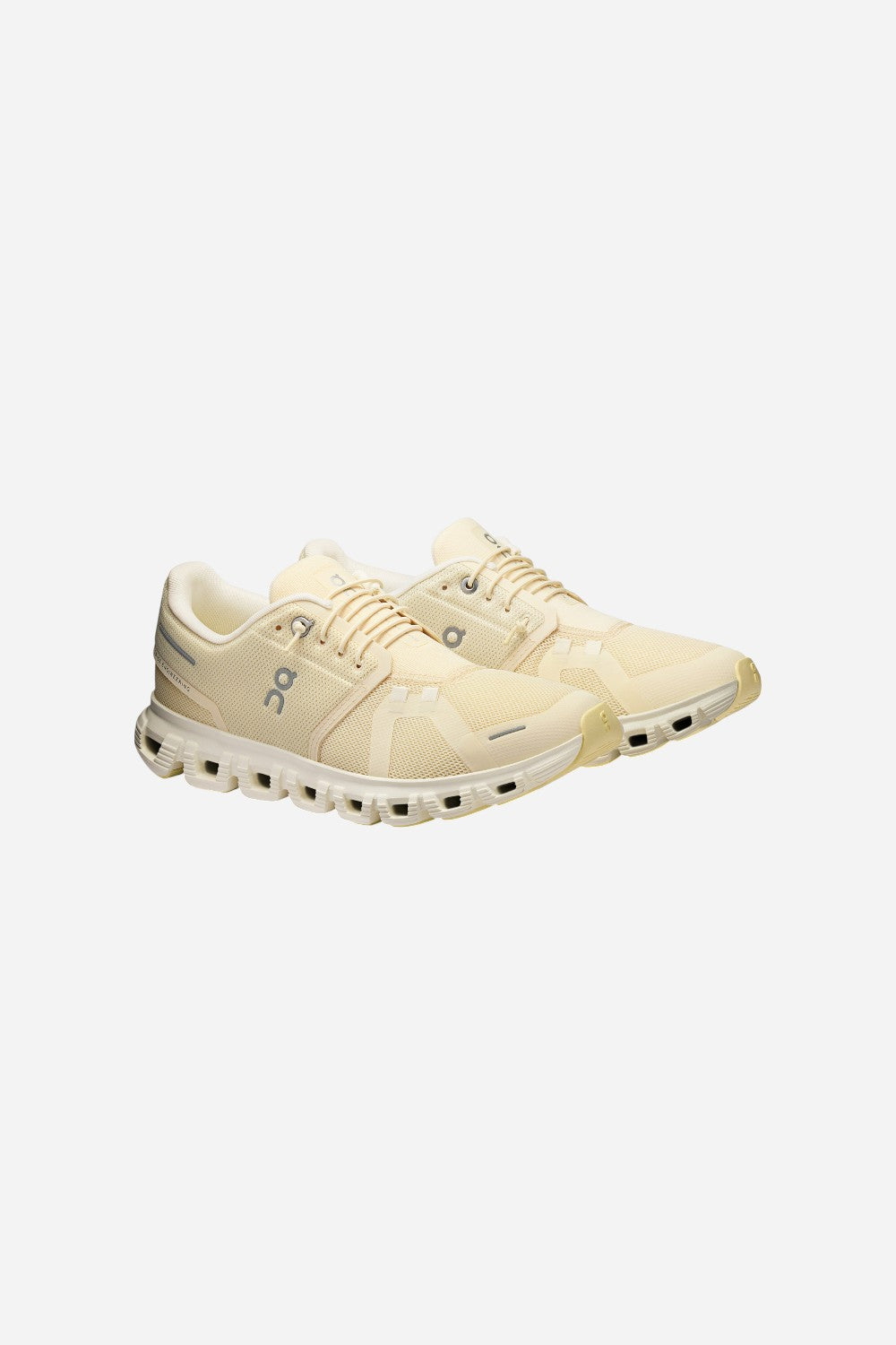 On Running Women's Cloud 6 in Castor/Ivory – CHROME