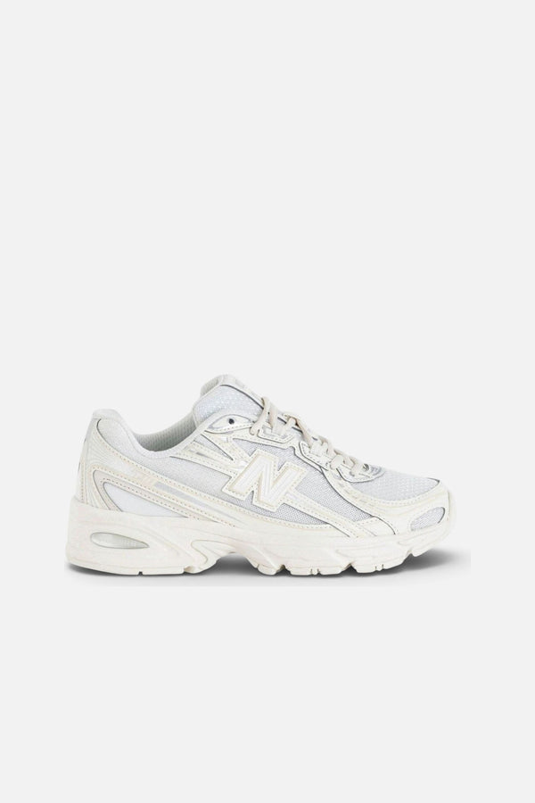 New Balance 740 Sneaker in Sea Salt and Angora