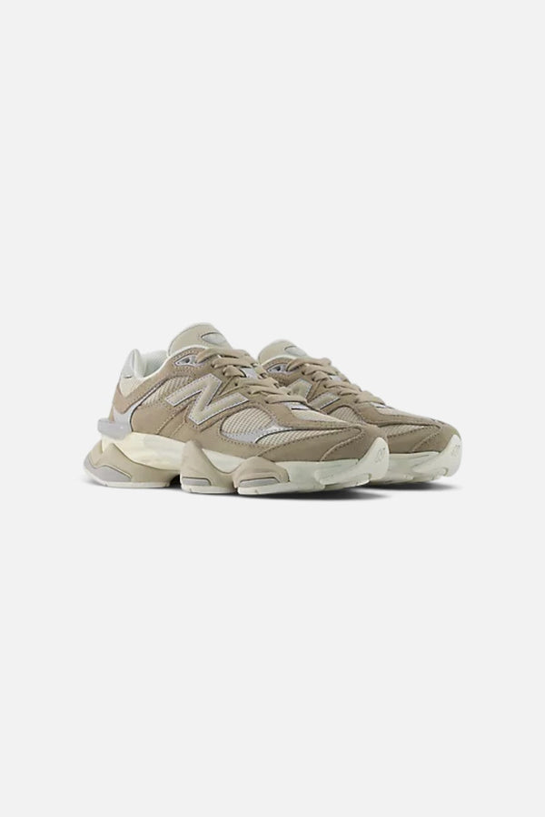 New Balance Unisex 9060 Sneaker in Driftwood