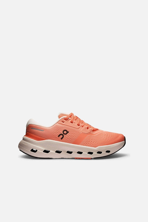 On Running Cloudrunner 3 in Squash | Saffron – side view