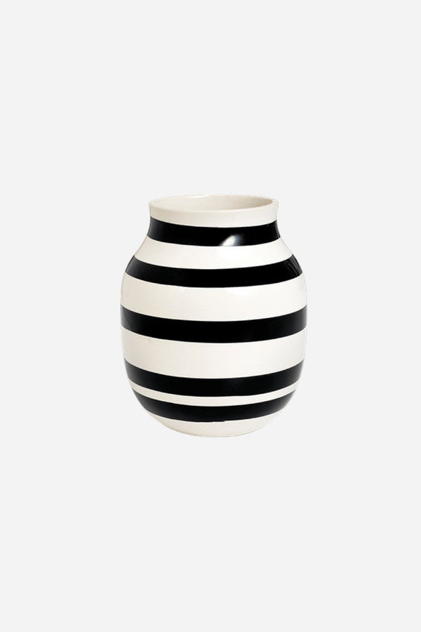Rosendahl Kähler Omaggio Vase in Black - 7.9 in