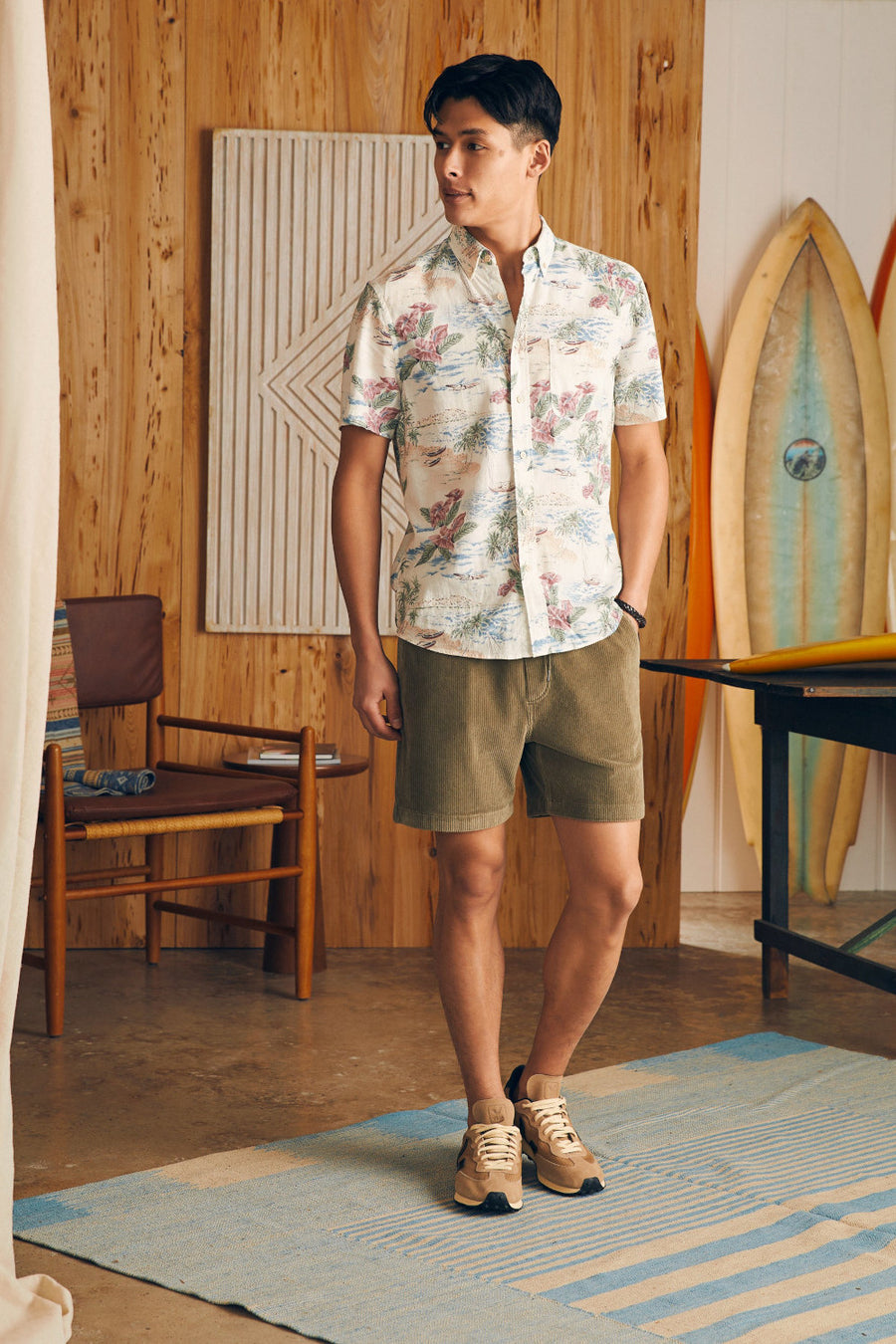 Faherty Short-Sleeve Breeze Shirt in Molokai Scenic Tropical