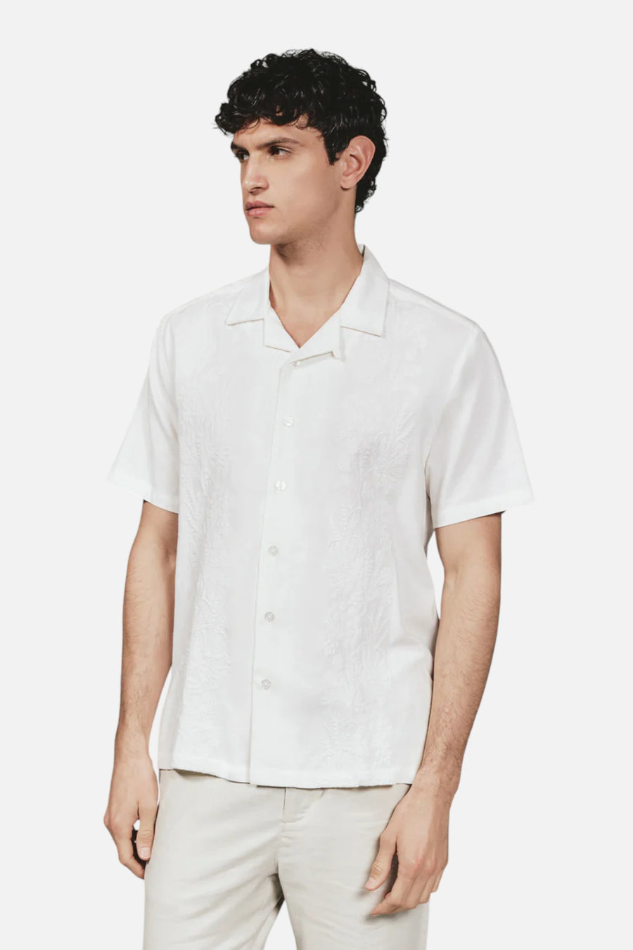 7 Diamonds Aurelio Camp Shirt in White – on model