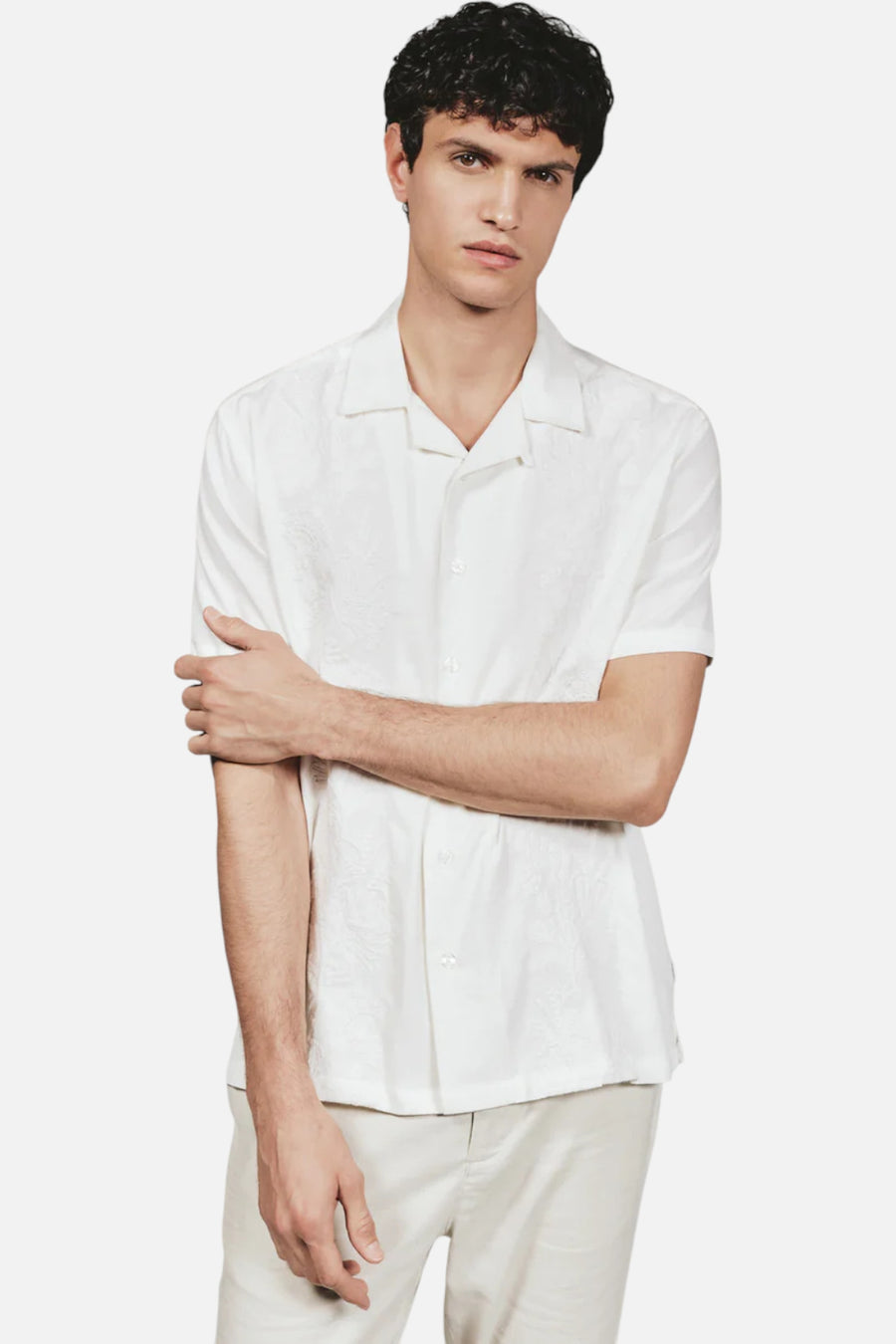 7 Diamonds Aurelio Camp Shirt in White – on model