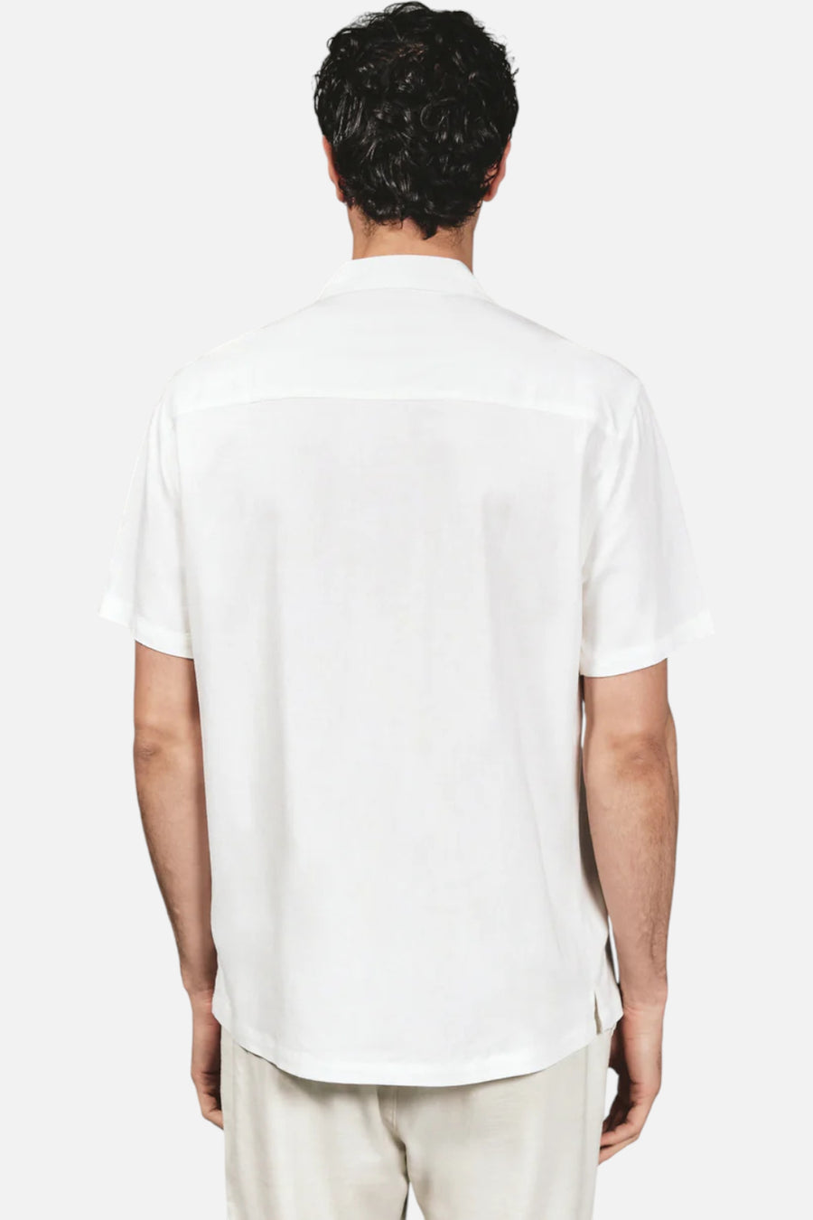 7 Diamonds Aurelio Camp Shirt in White – on model