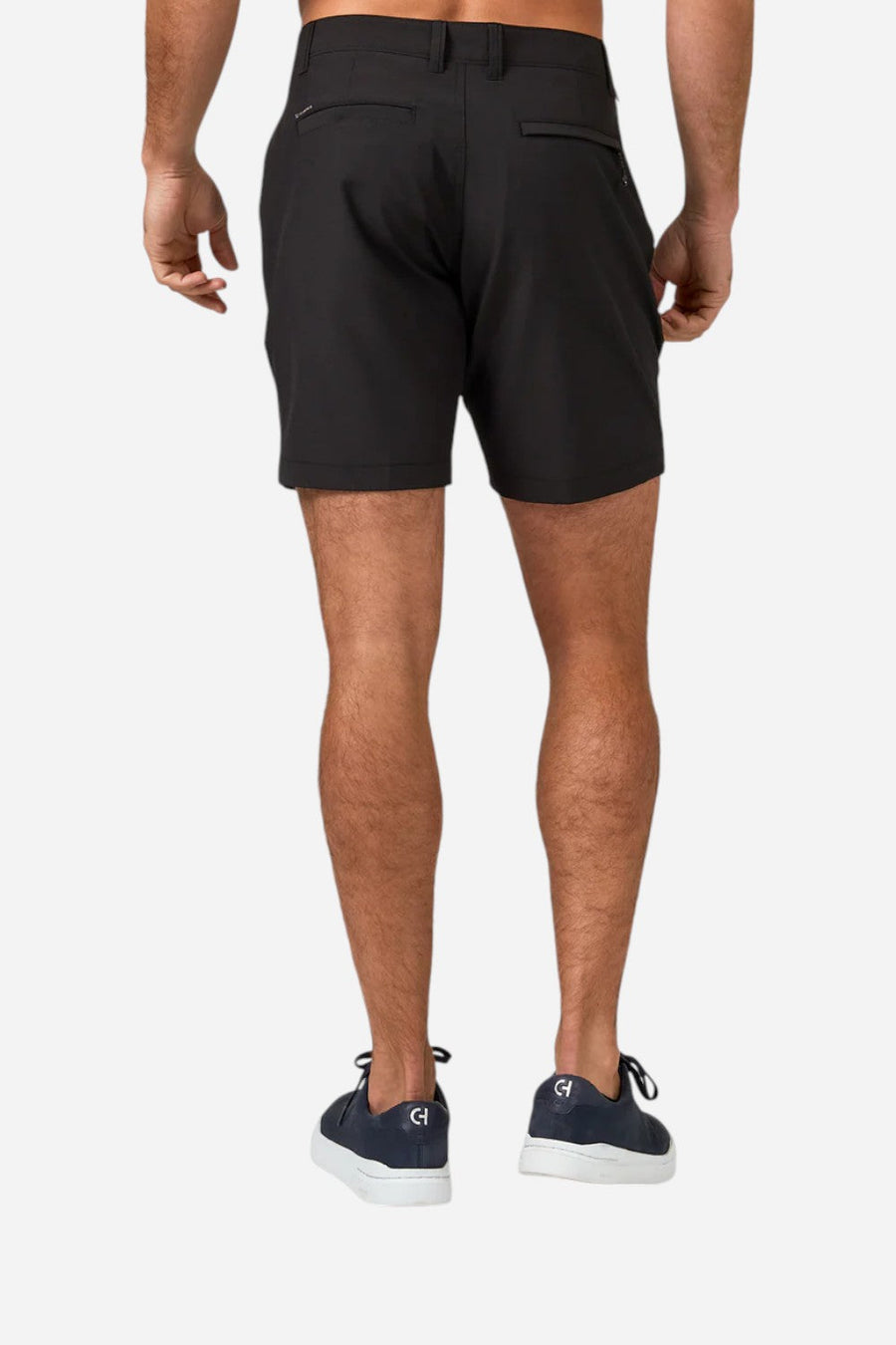 7 Diamonds Dynamic 7" Hybrid Short in Black – side view