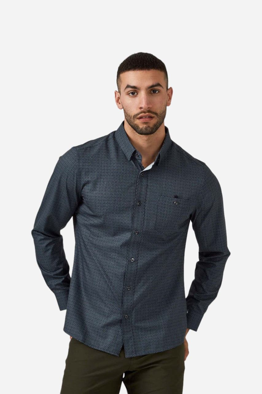 7 Diamonds Pacos Long Sleeve Shirt in Black – front view
