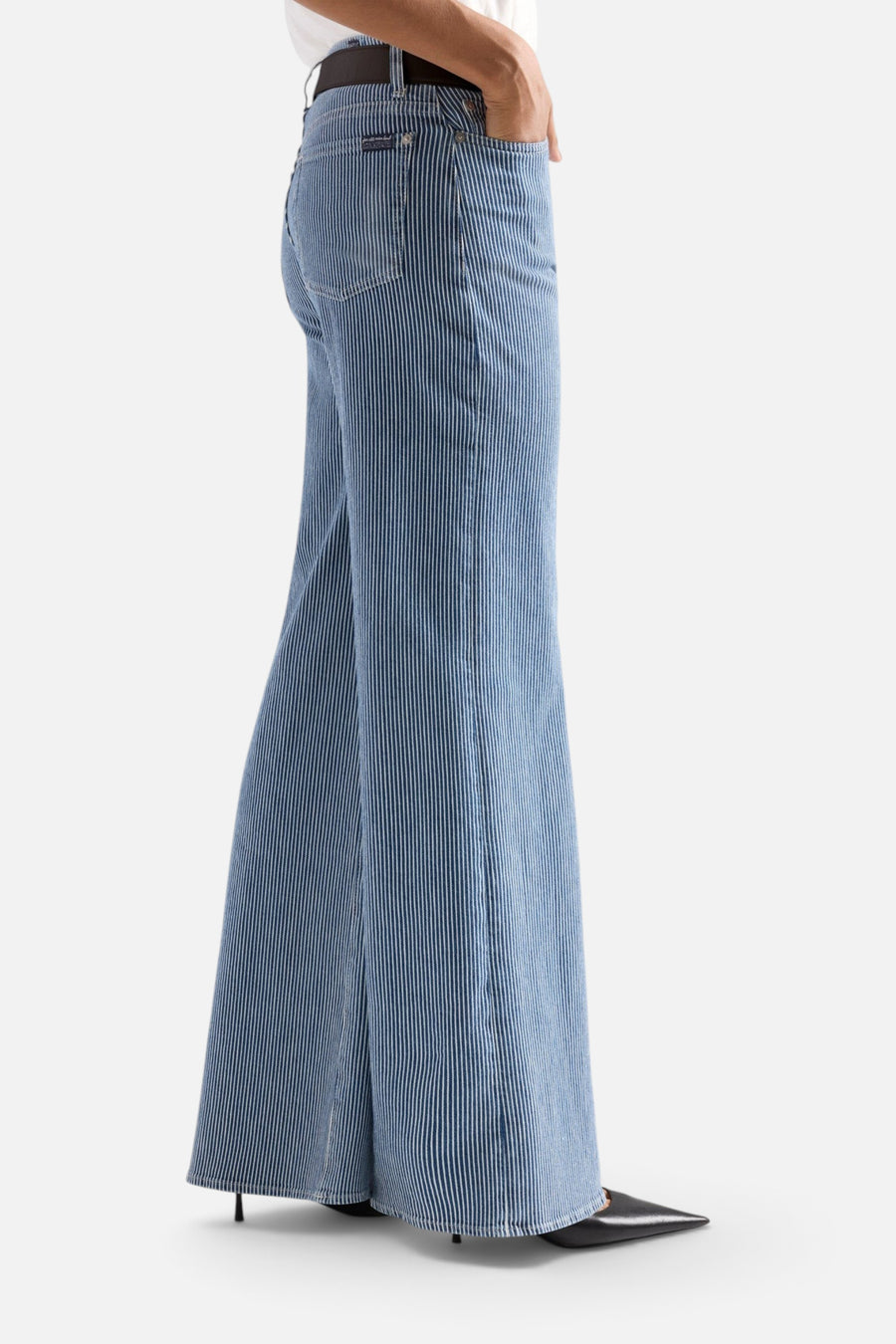 7 For All Mankind Tailorless Lotta in Portside – side view