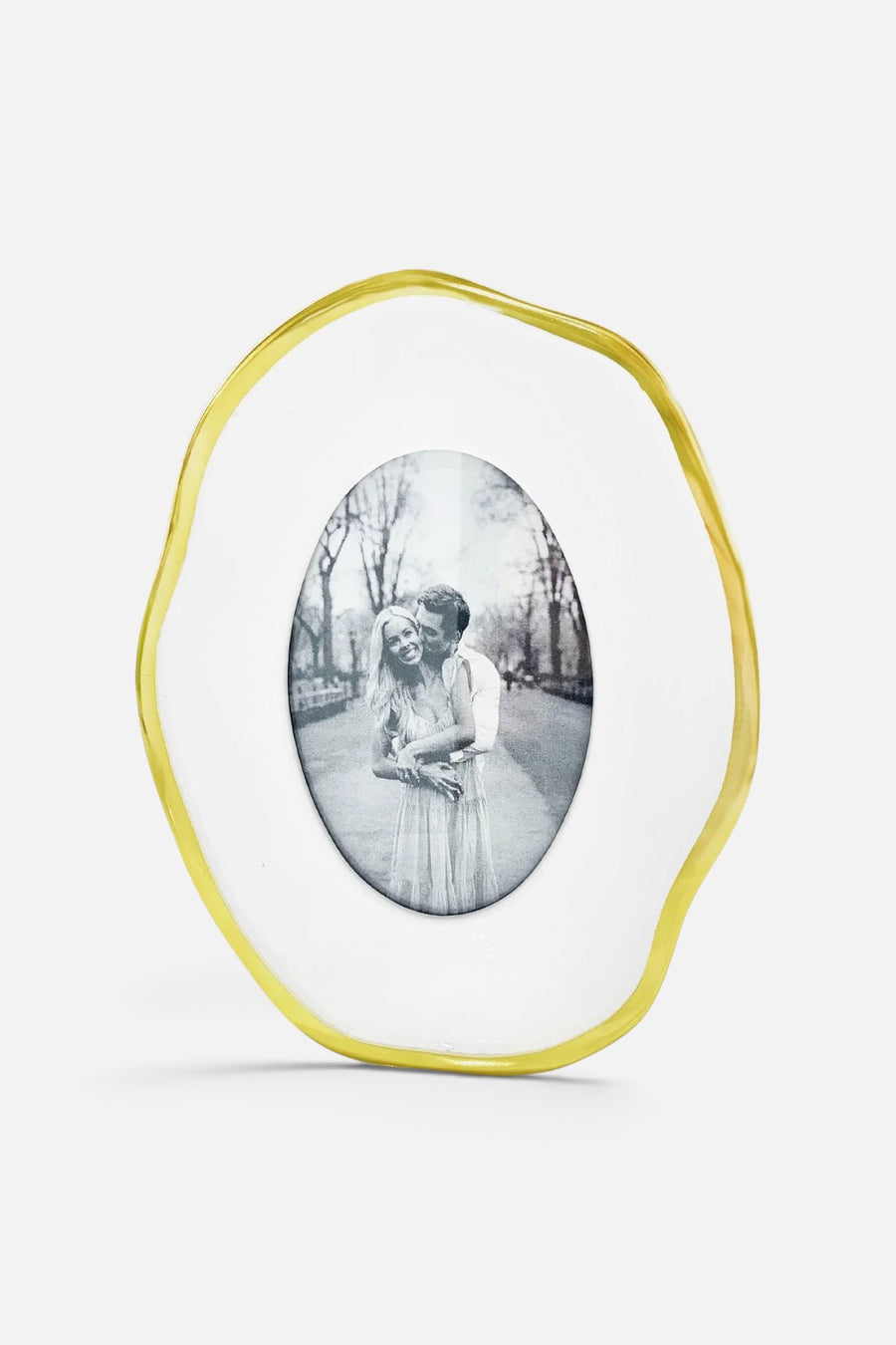 Beatriz Ball Encanto Ducca 4x6 picture frame in white enamel with gold-tone trim.