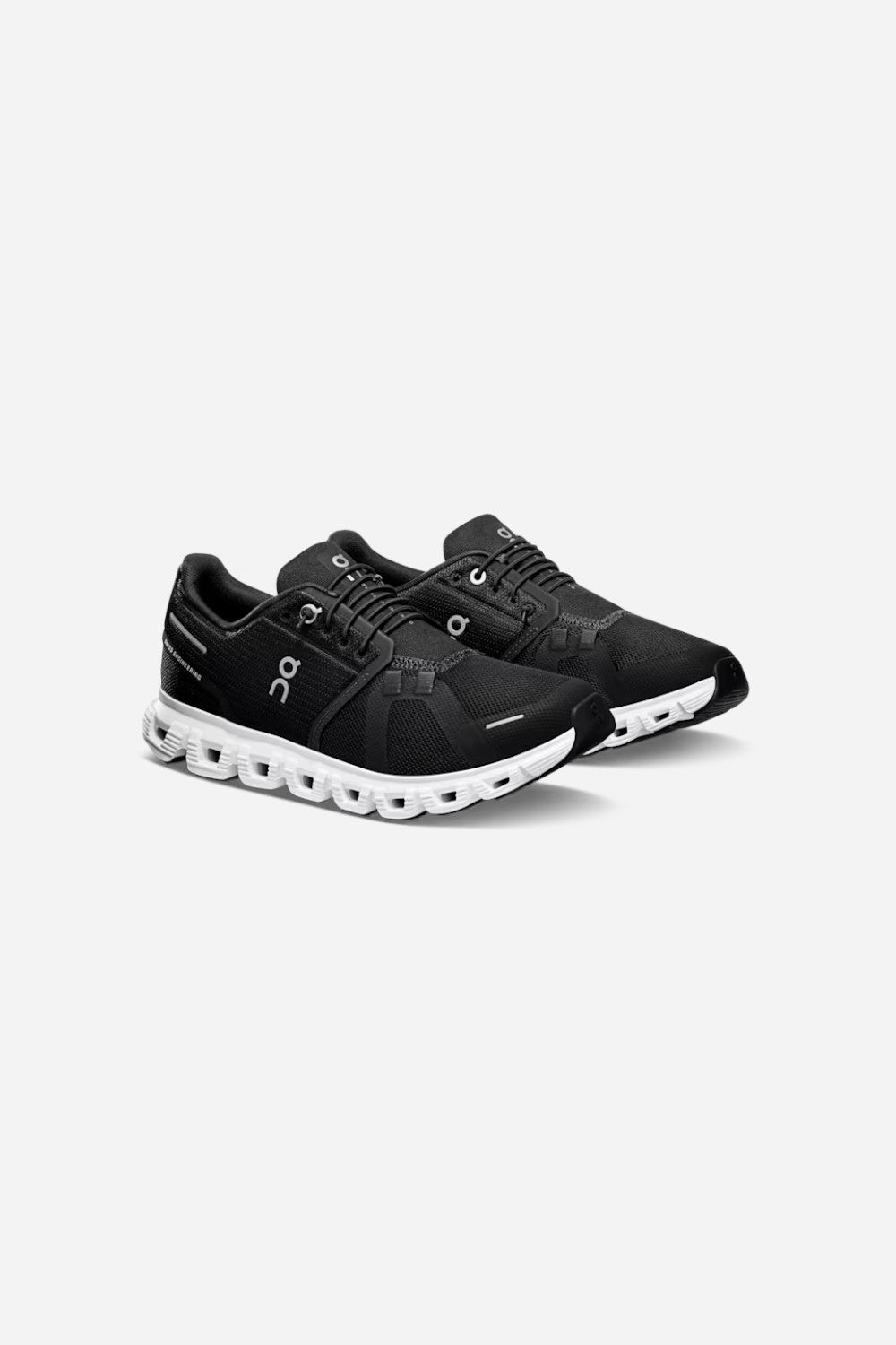 On Running Women's Cloud 6 in Black & White – CHROME