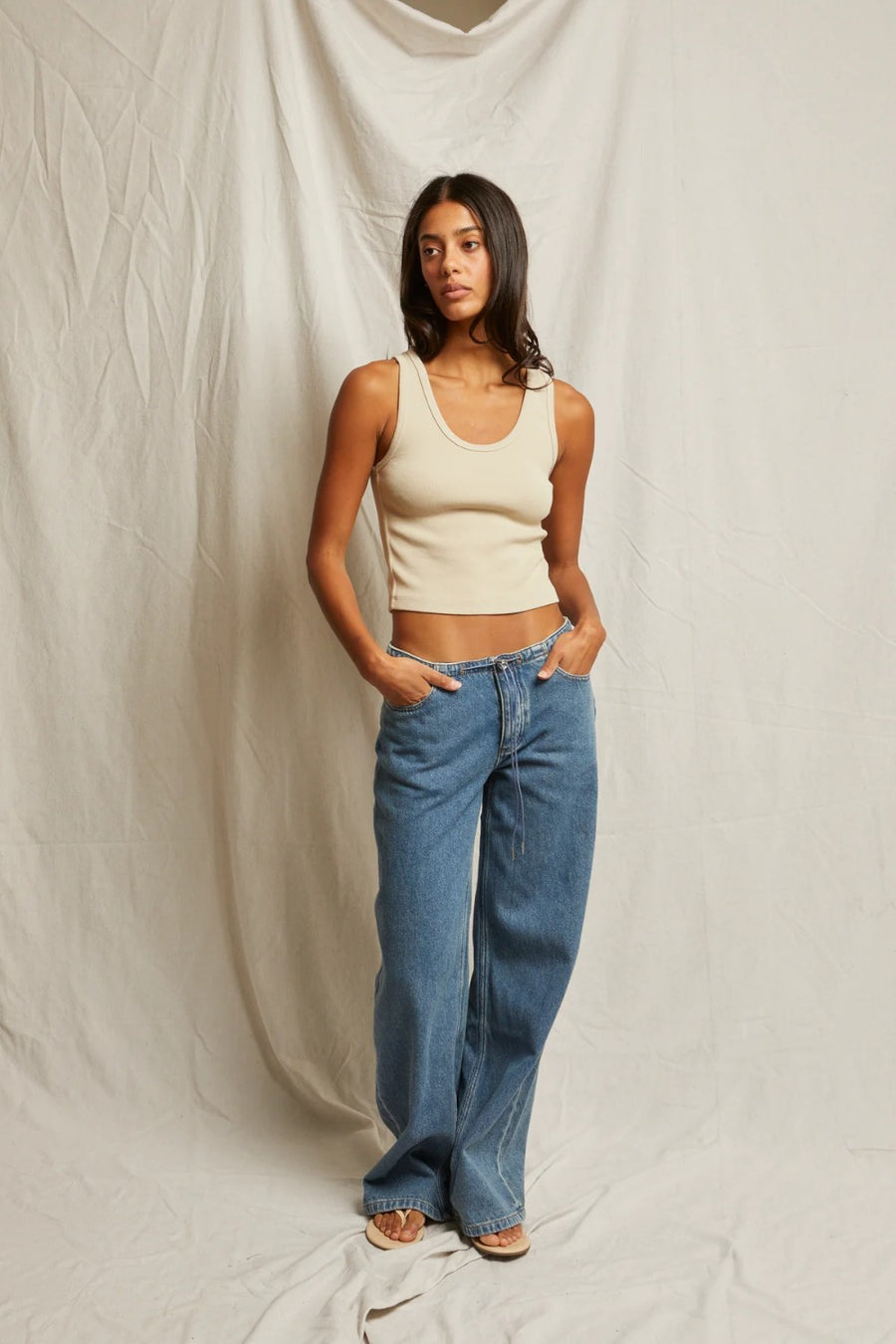 Perfect White Tee The Blondie in Putty
