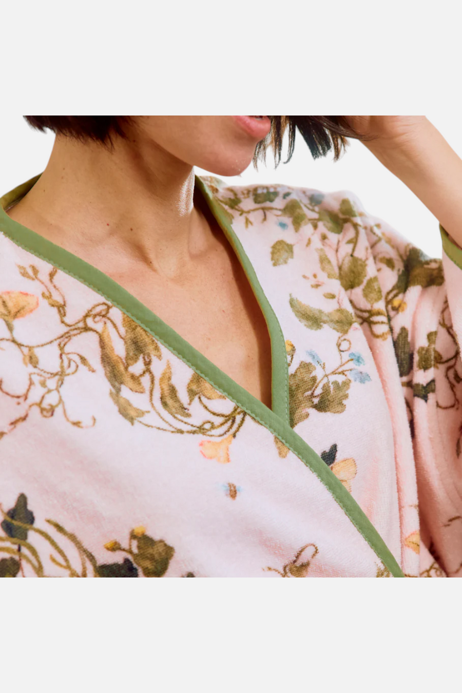Weezie Bell Sleeve Plush Robe in Vivian Cherry