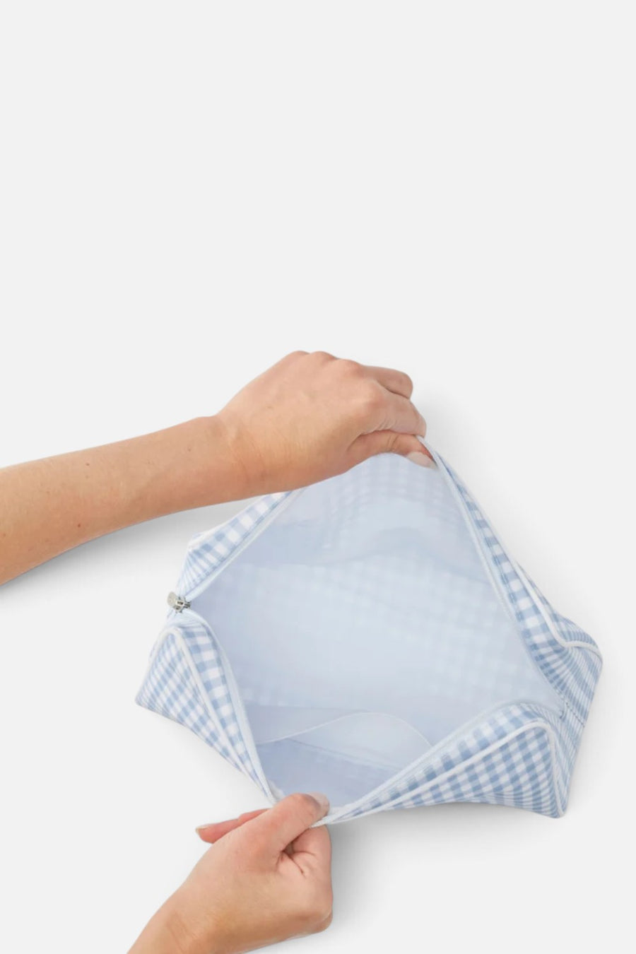 Weezie Gingham Toiletry Bag in Light Blue