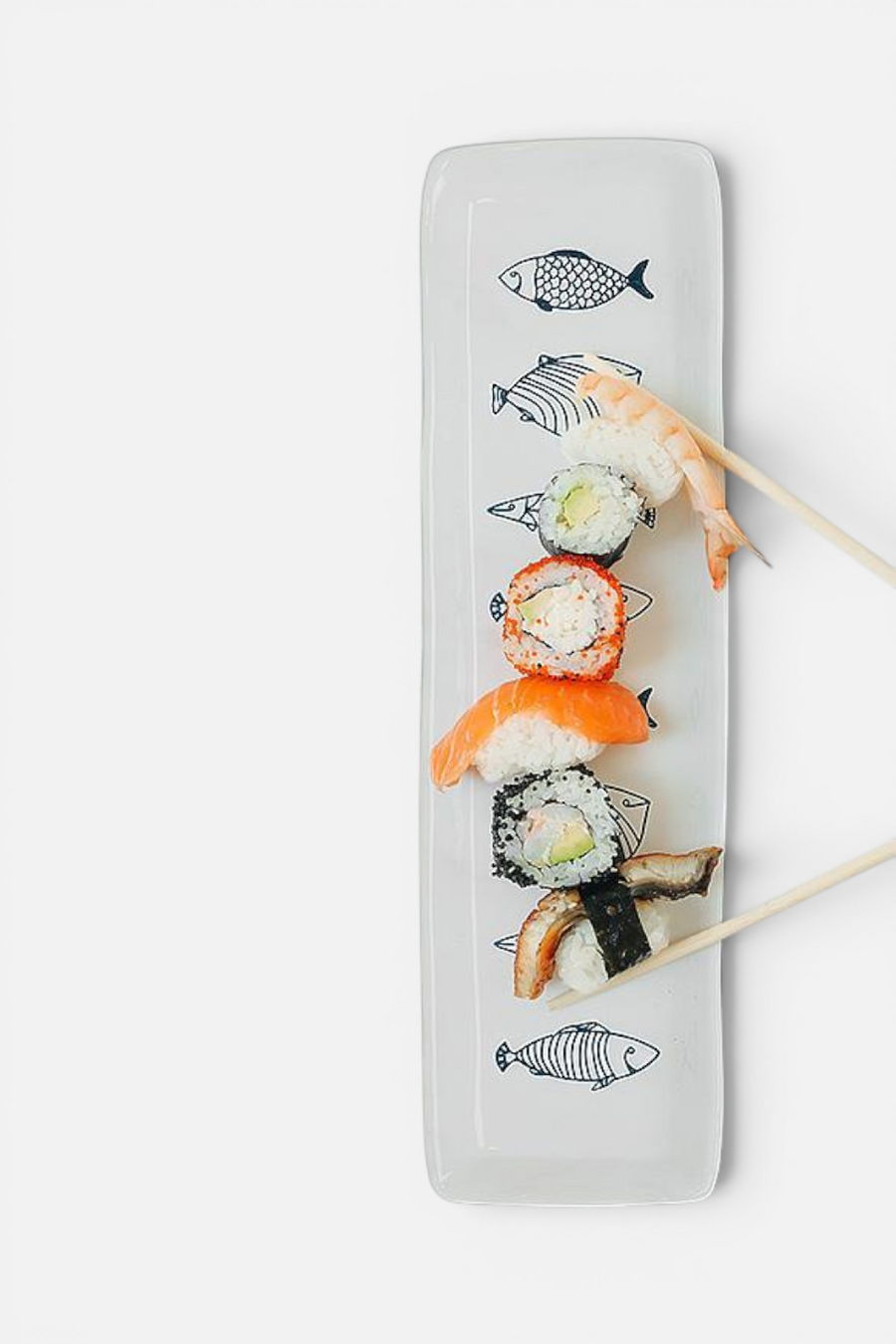 Abbott Fish Long Slim Plate in White and Blue – side view