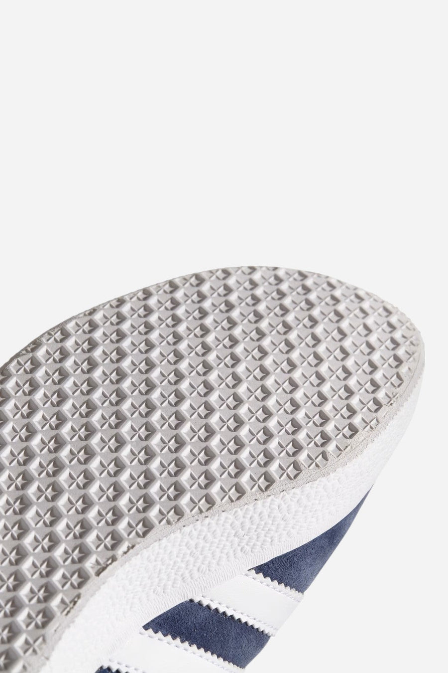 Adidas Gazelle Shoes in Collegiate Navy & White – alternate