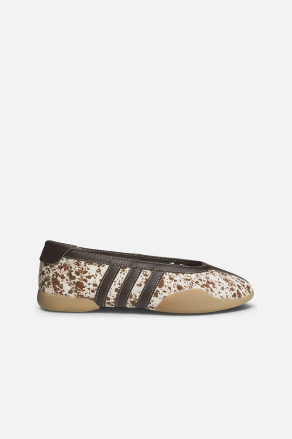 Adidas Taekwondo Mei Ballet in Off White & Dark Brown