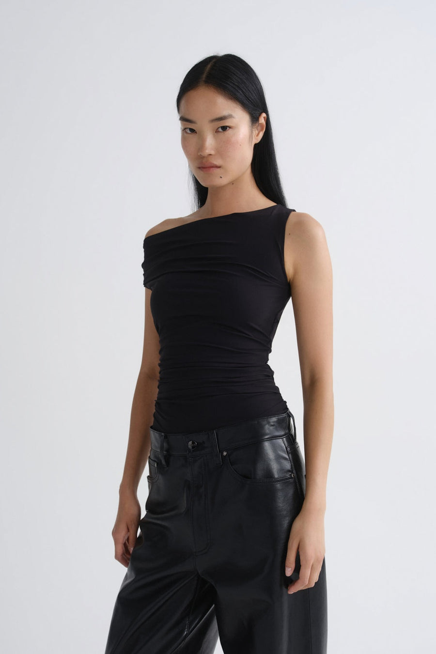 AGOLDE Carlin Top in Black – front view