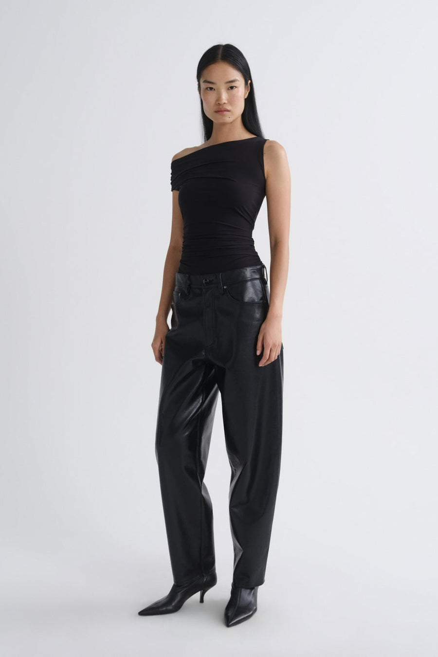 AGOLDE Carlin Top in Black – side view