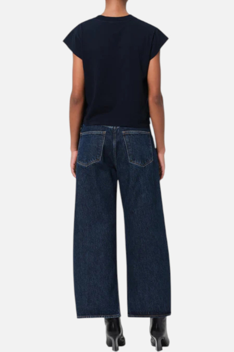 Agolde Low Curve Crop Jean in Pendulum – on model