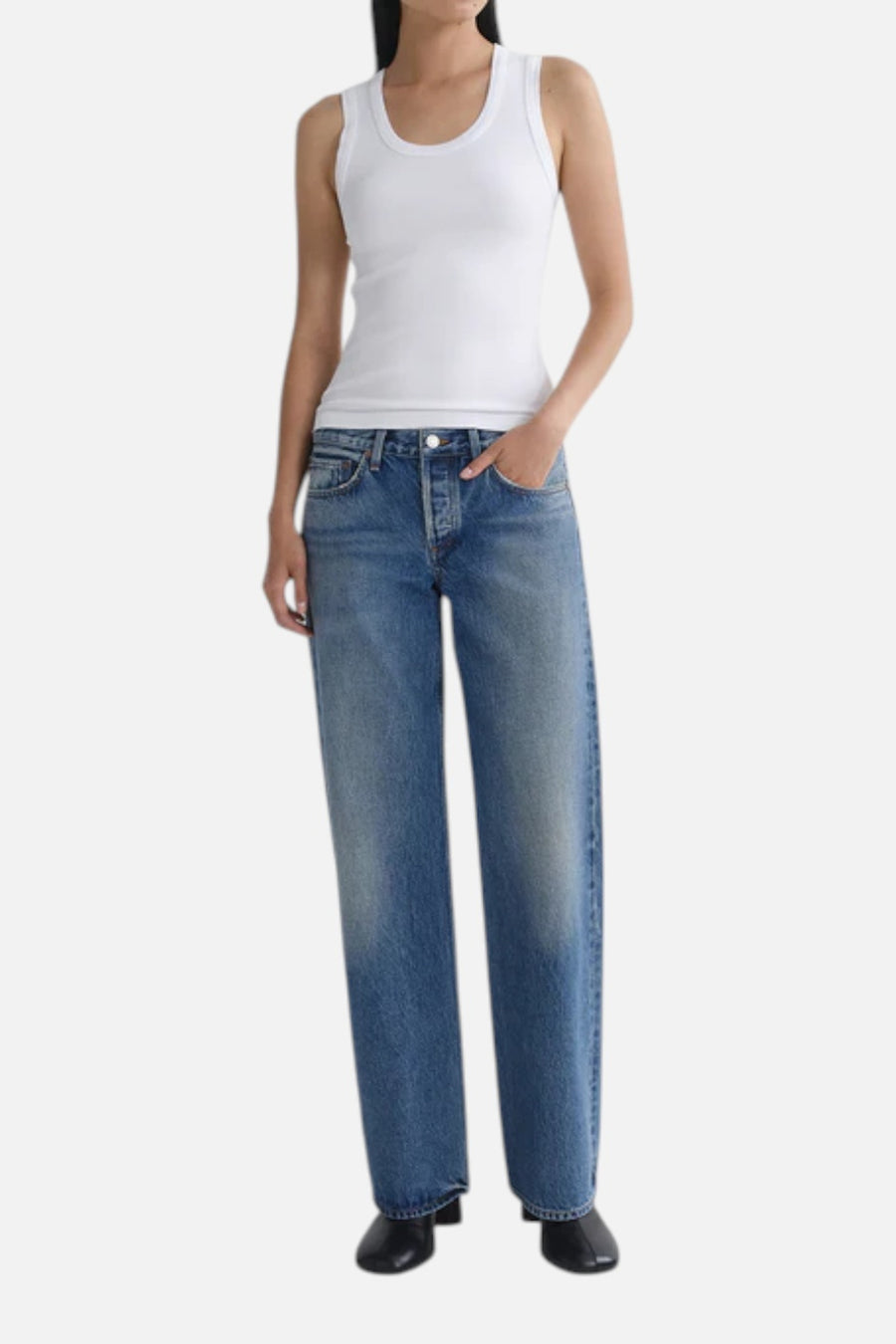 Agolde Low Rise Loose Fit Jean in Liberty – on model