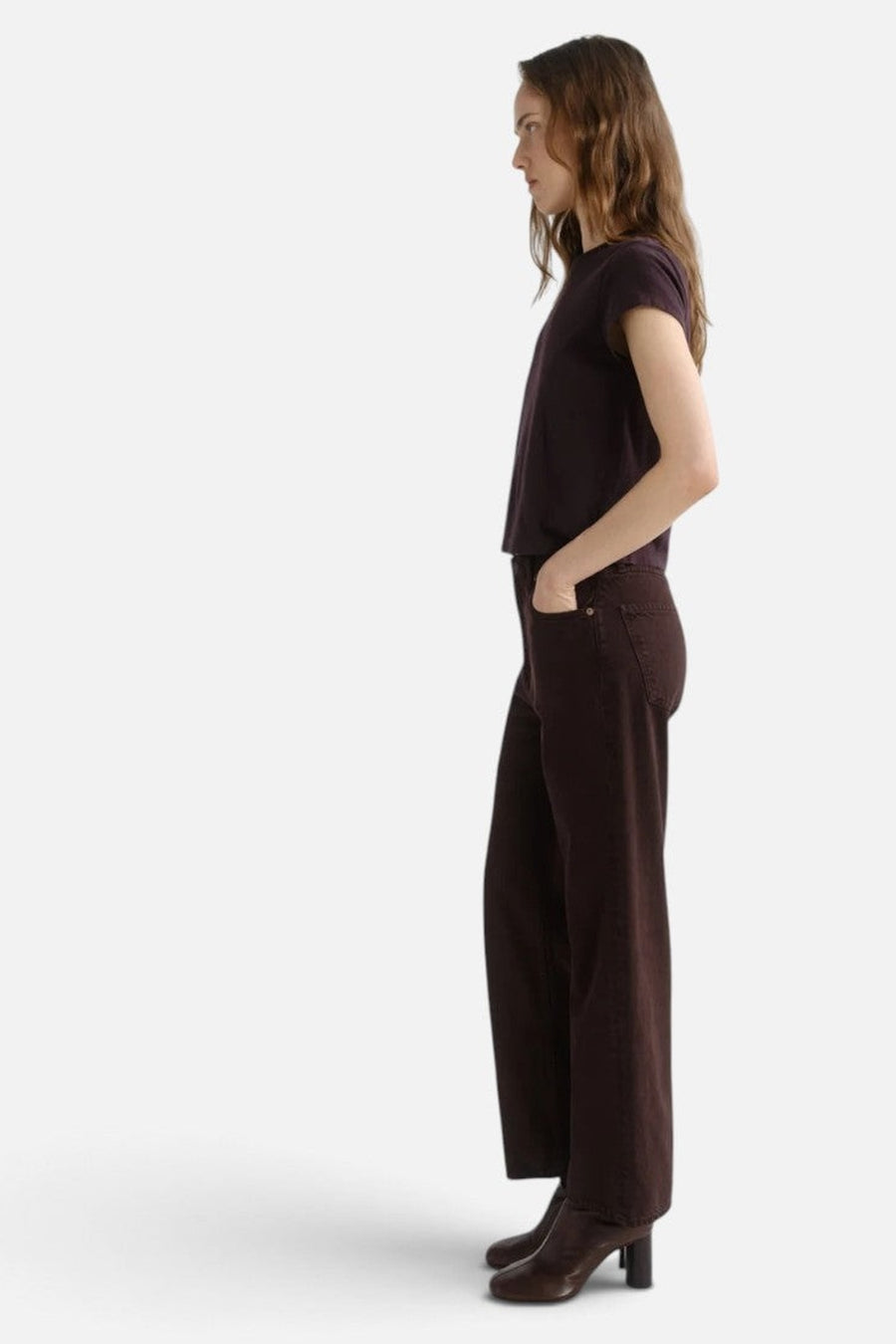 Agolde Ren High-Rise Wide Leg Jean in Sloe Berry – on model