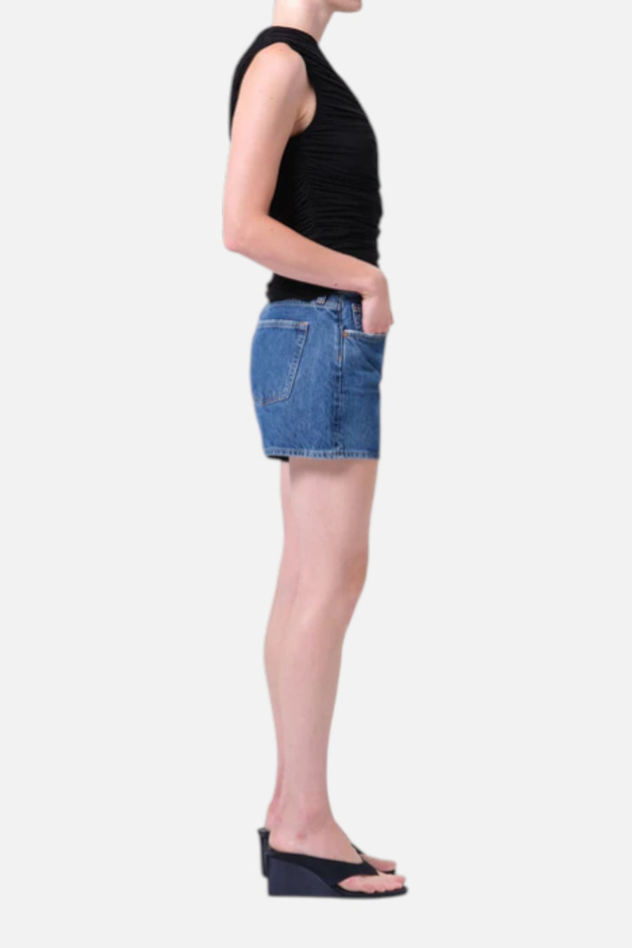 Agolde Women's Parker Long Short in Enamour – side view