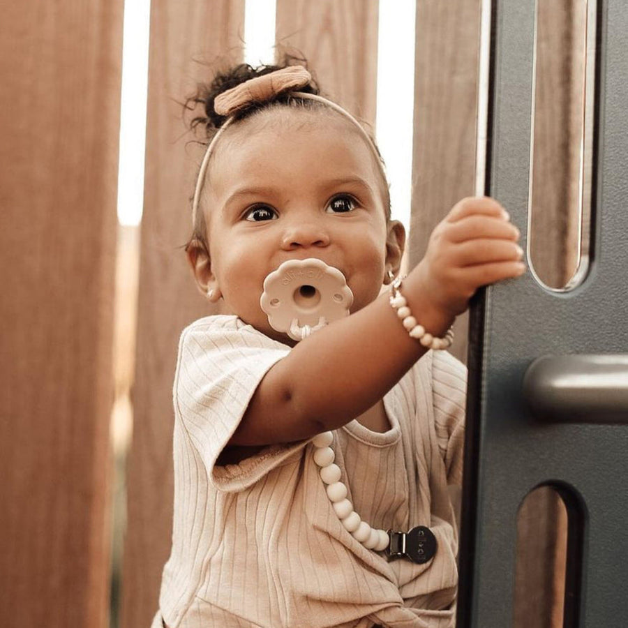Ali + Oli Pacifier Clip in White – side view
