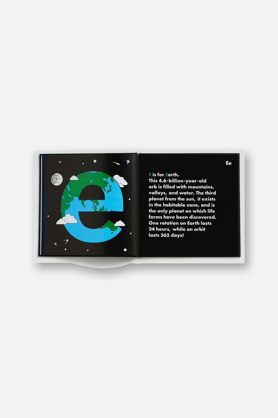 Alphabet Legends Space Alphabet Book – detail
