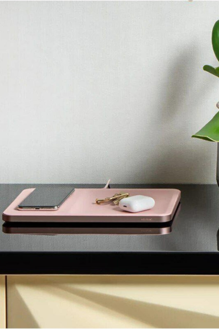 Courant Catch 3 Wireless Leather Charger in Dusty Rose