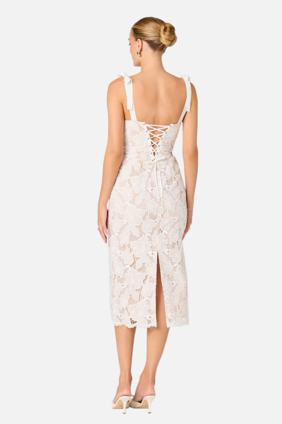 ASTR Donne Floral Lace Corset Midi Dress in White – detail