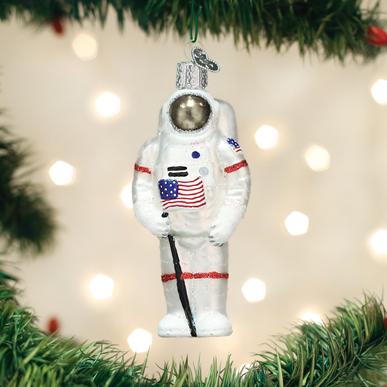 Astronaut Ornament – detail