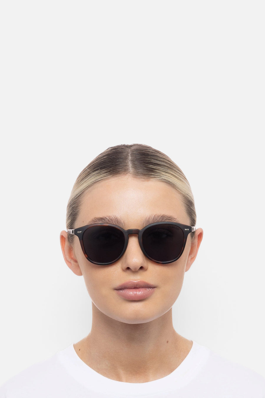 Bandwagon in Matte Tort Polarized – flat lay