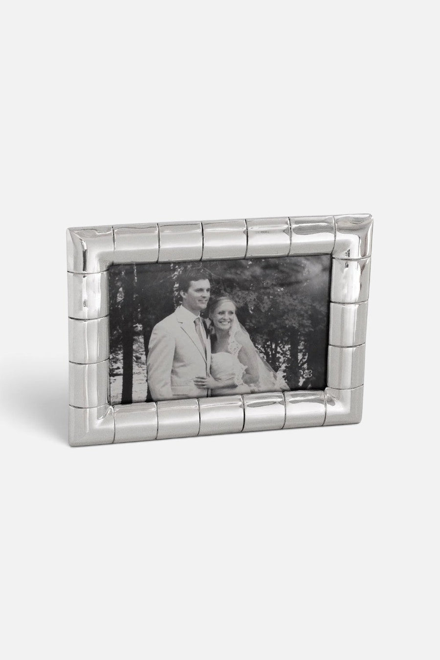 Beatriz Ball Garden Windsor Picture Frame – back view