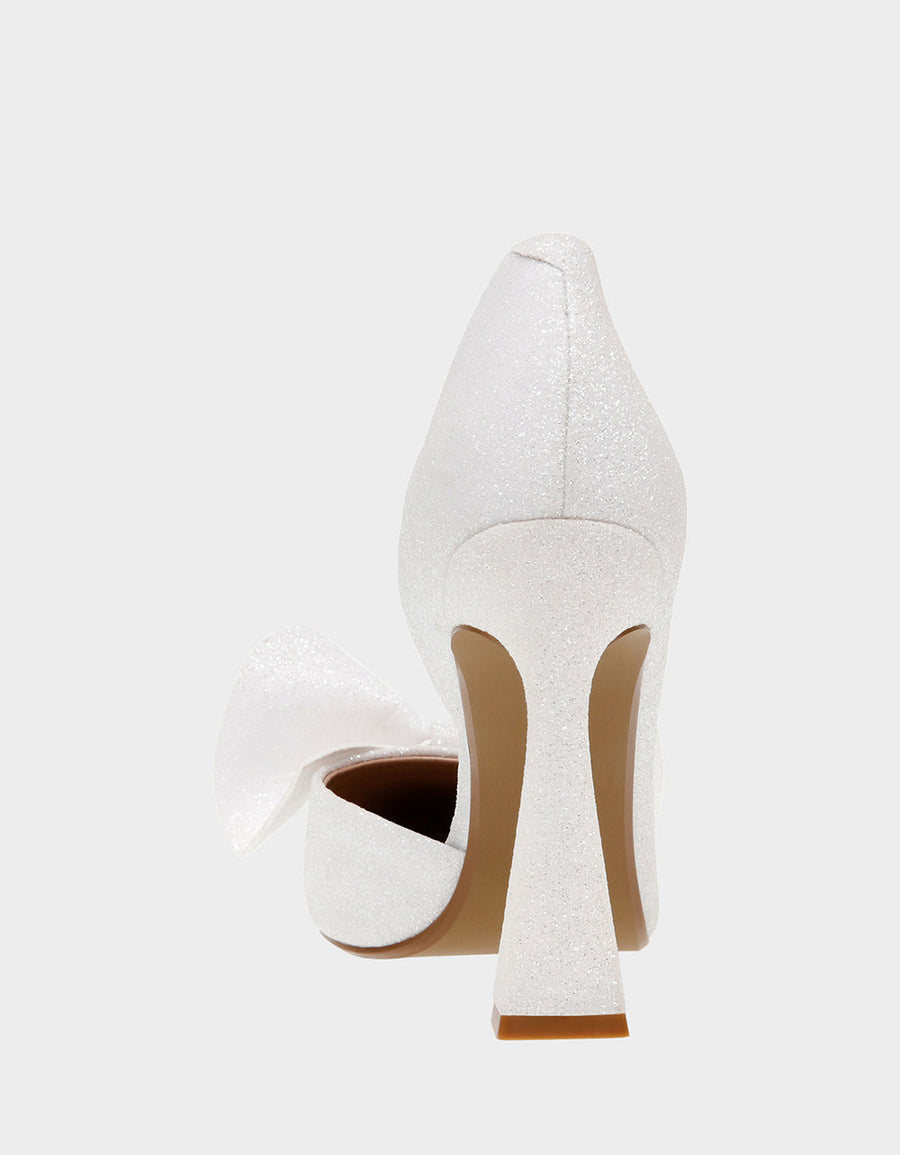 Betsey Johnson Nobble Bow Heel in Ivory – flat lay