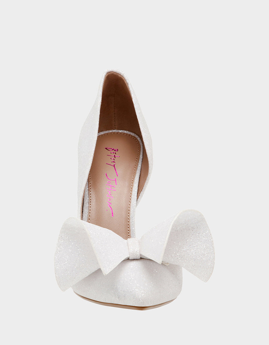 Betsey Johnson Nobble Bow Heel in Ivory – side view
