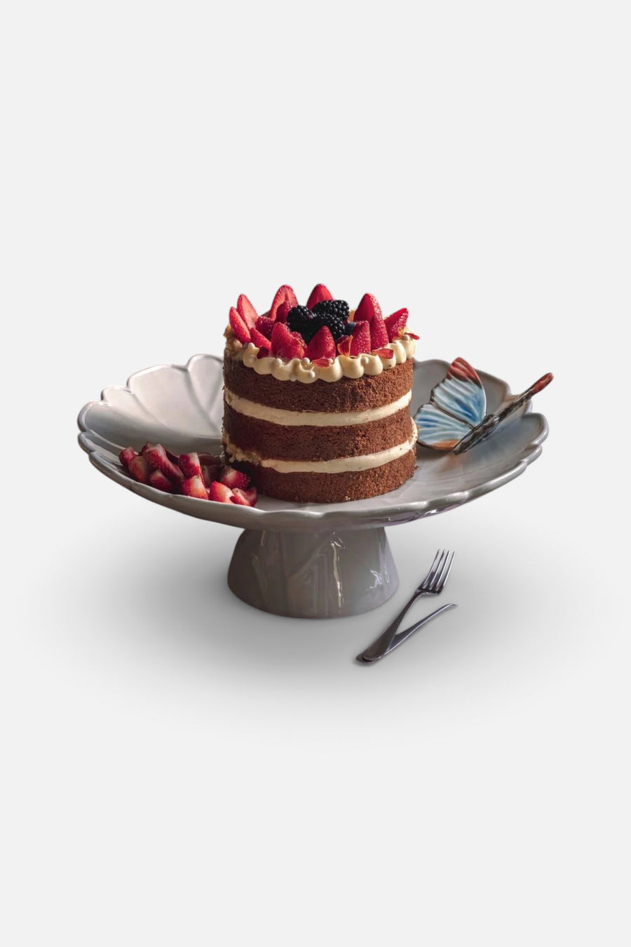 Bordallo Pinheiro Cloudy Butterflies Cake Stand – side view