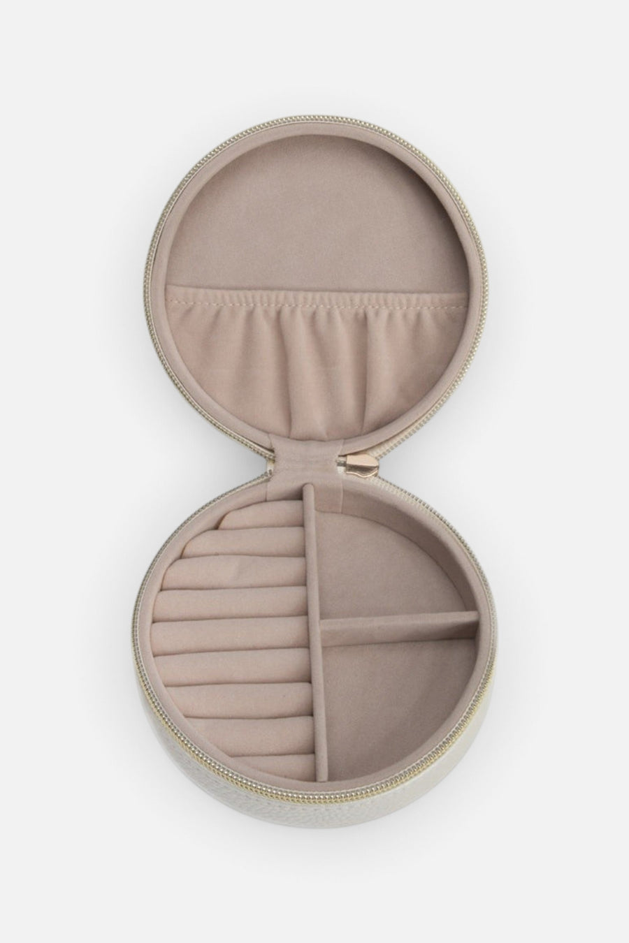 Brouk & Co. Leah Quilted Round Travel Jewelry Case – detail