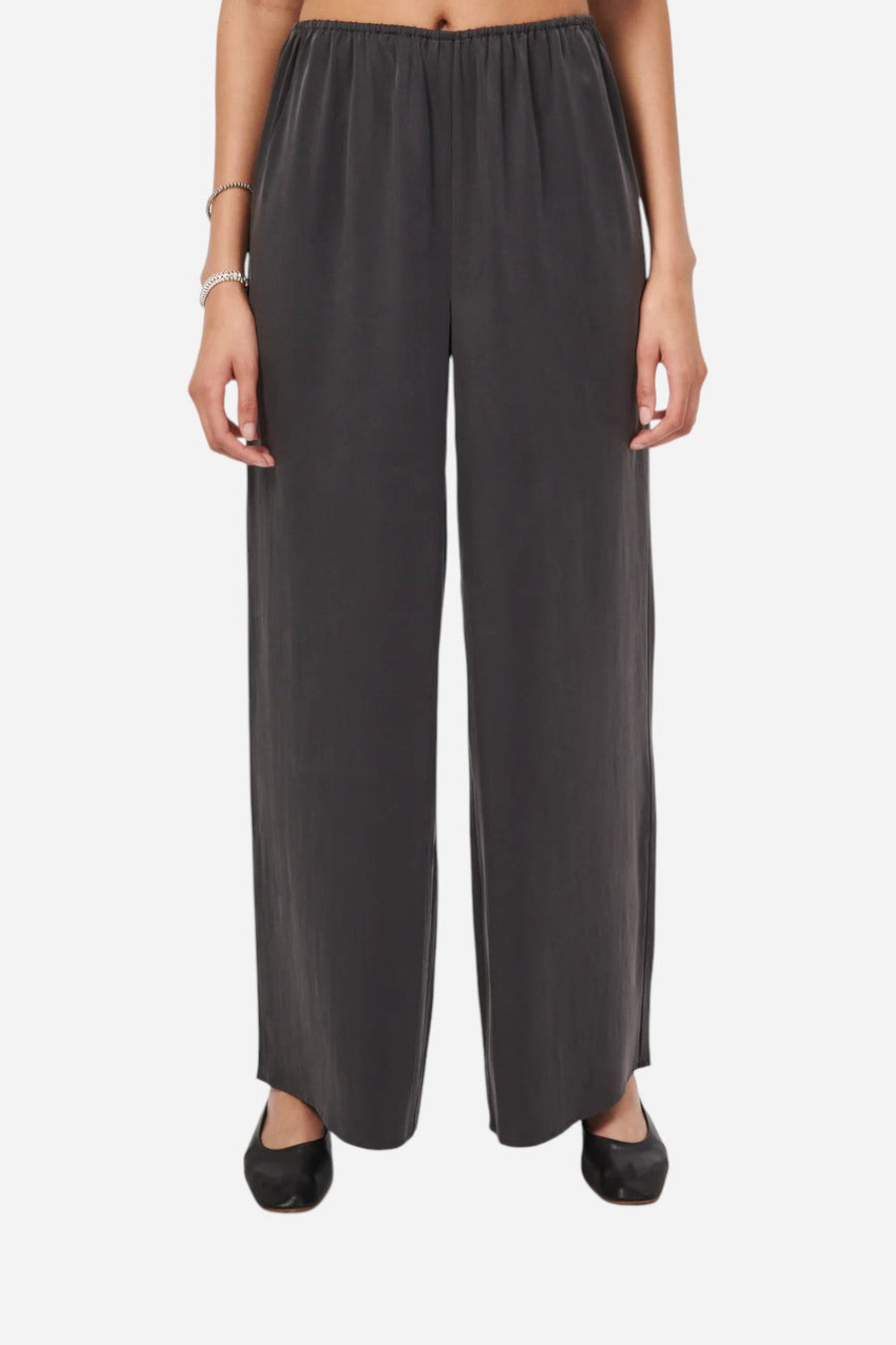 Cami NYC Doreen Pant in Graphite – front view