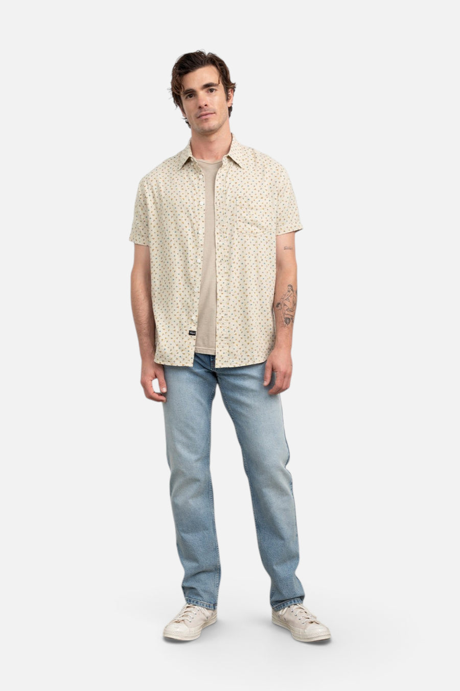 Carson Short Sleeve Button Up Shirt in Daisy Chain Desert – side view