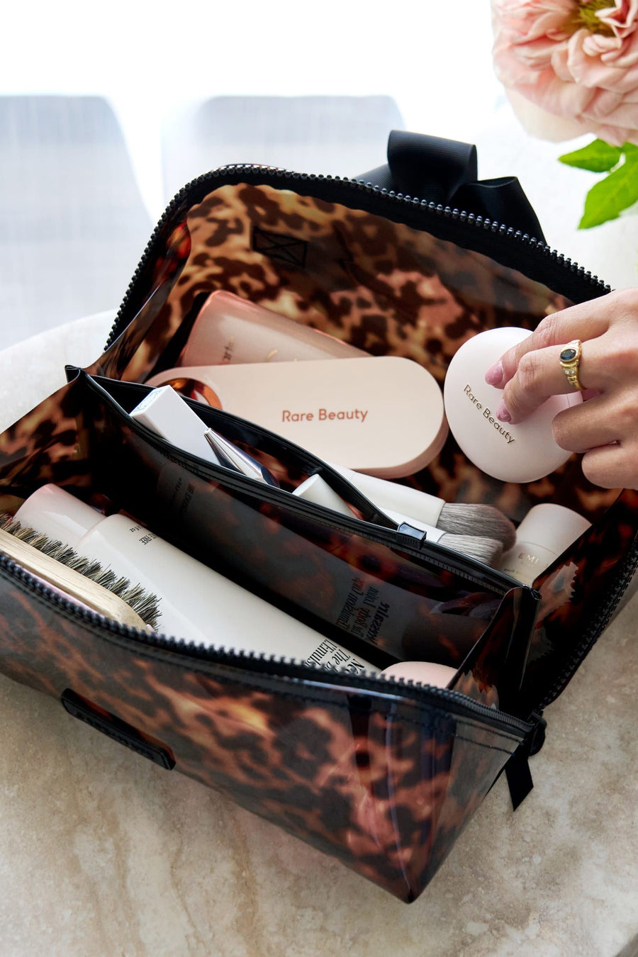 Case-Mate Jelly Cosmetic Bag in Tortoiseshell – detail
