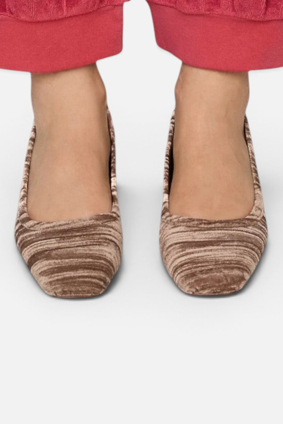 Charlotte Stone Poppie Heel in Fog – on model