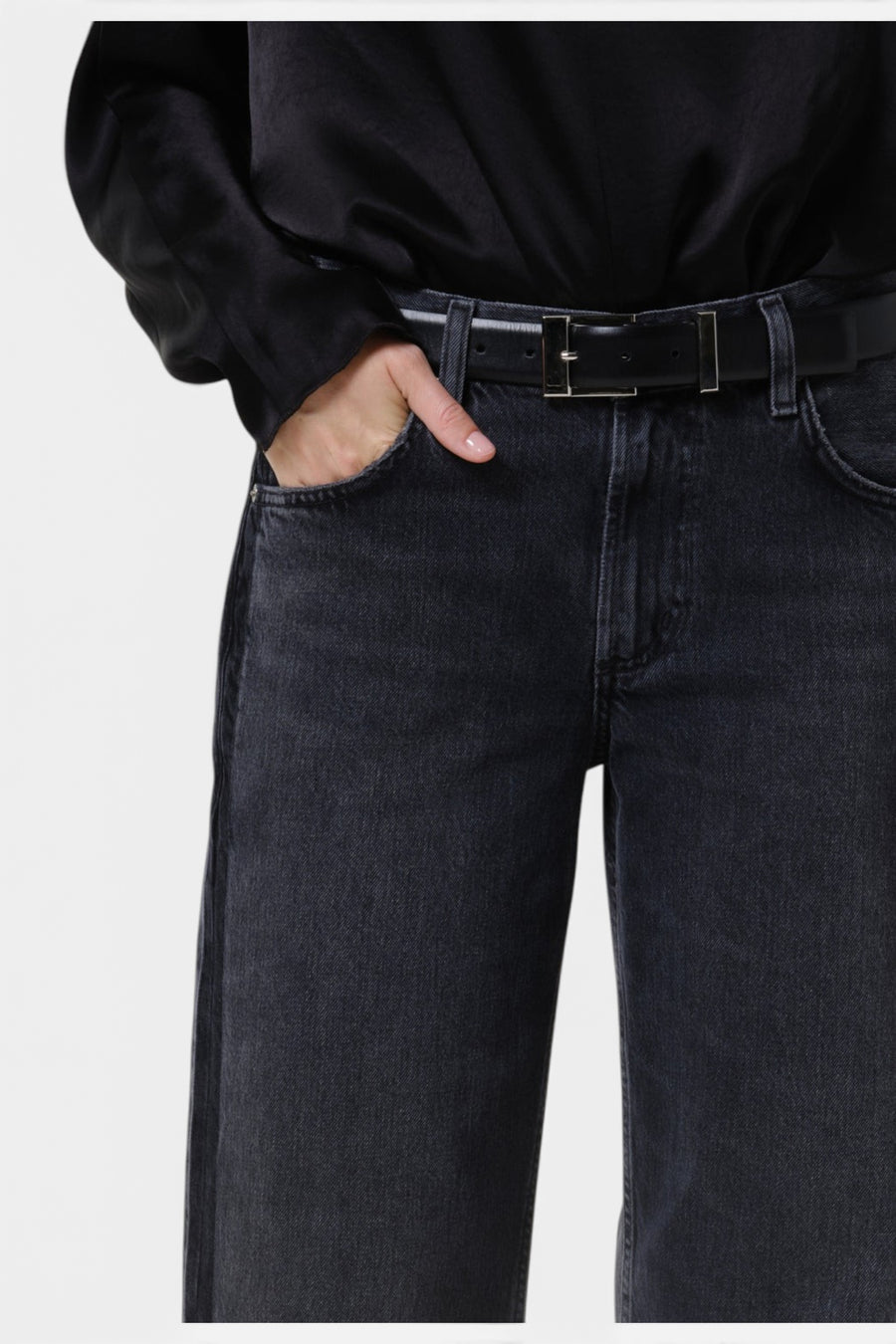 Citizens of Humanity Lindz Easy Straight Tuxedo Stripe in Kuro – flat lay