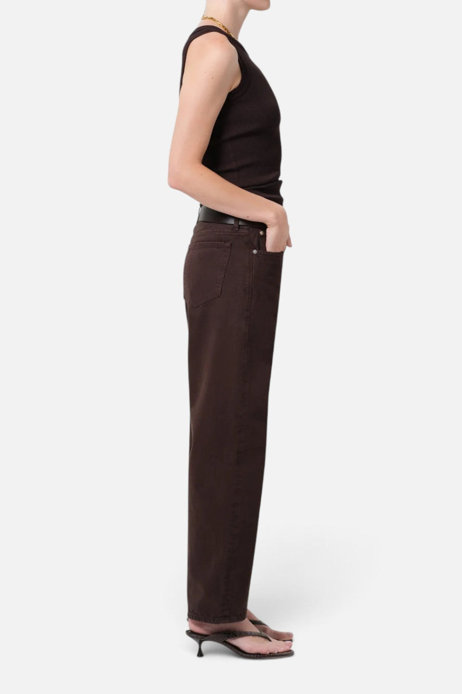 Citizens of Humanity Miro Barrel Relaxed Jean in Carob – detail