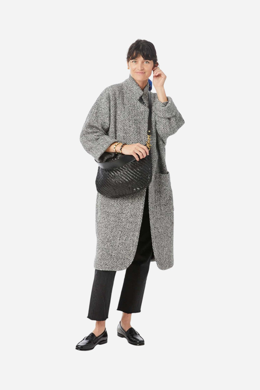 Clare V Moyen Messenger in Black Zig Zag – detail