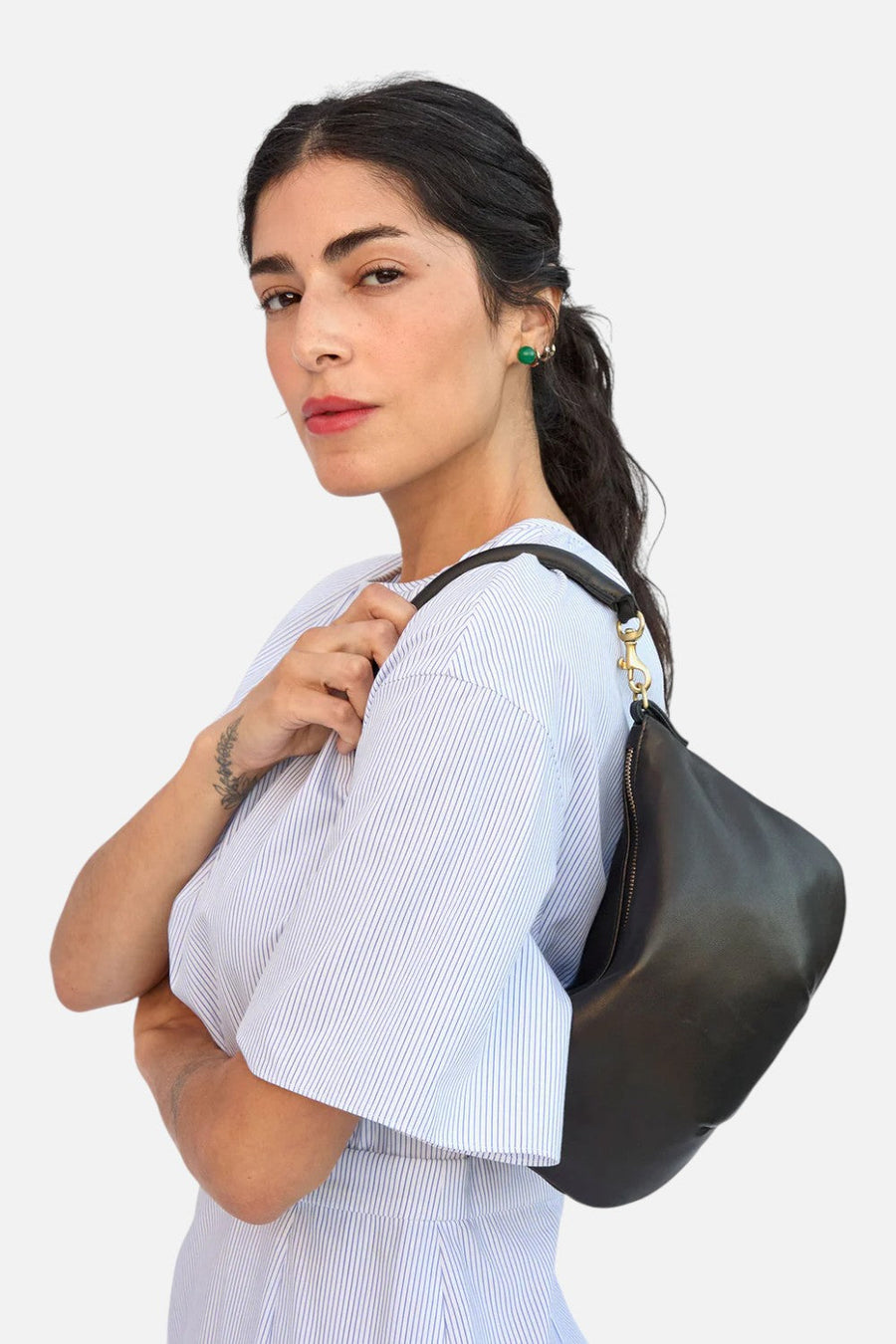 Clare V Petite Moyen Messenger Bag in Black – side view