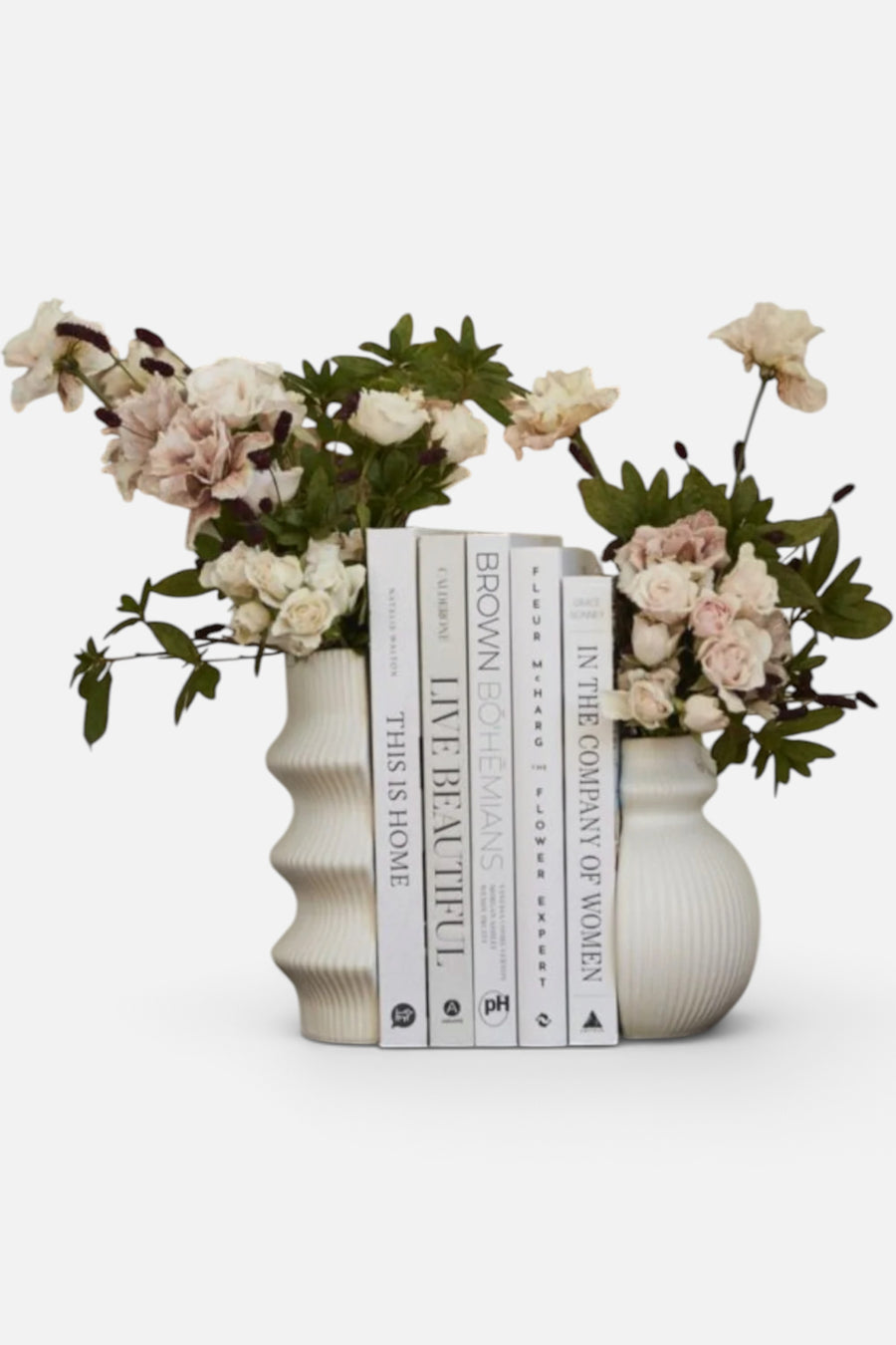 Claude Vase Bookend in Off White – detail