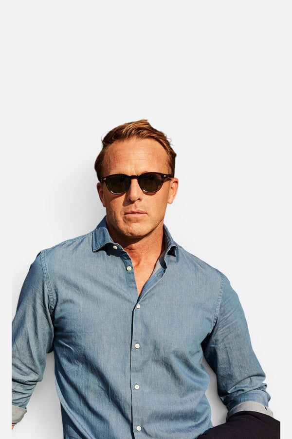 Collars & Co Perfect Chambray Shirt in Medium Blue Wash