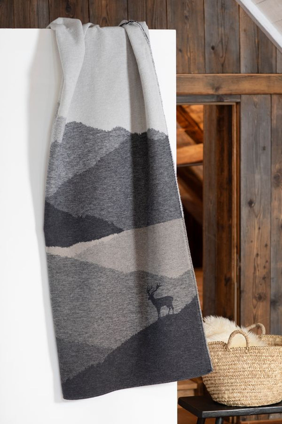 David Fussenegger Luca Throw in Mountain Silhouettes Anthracite – alternate