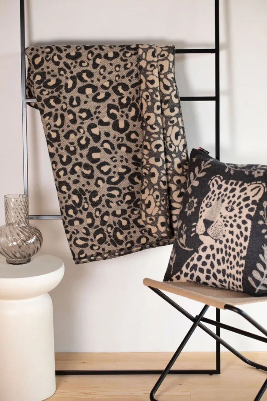 David Fussenegger Silvretta Cotton Throw "Leo" – detail
