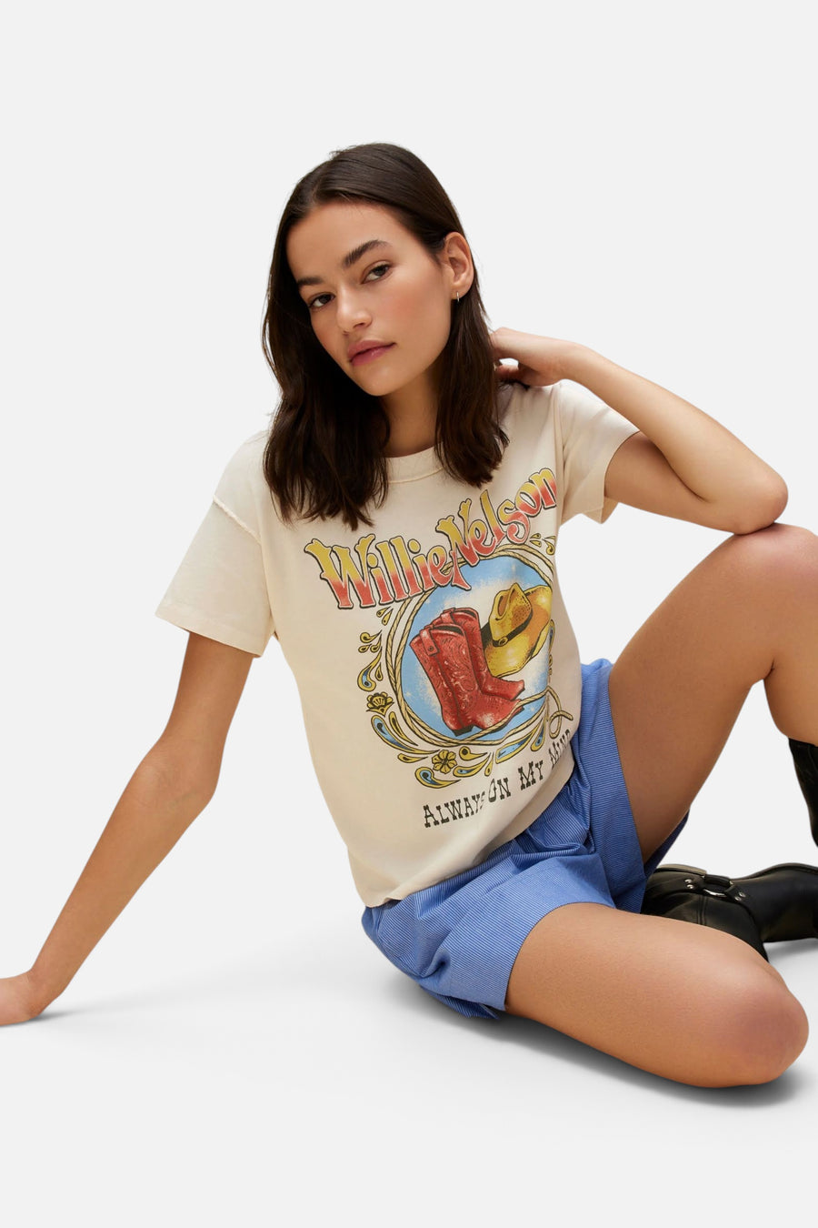 Daydreamer LA Willie Nelson Paisley Reverse Girlfriend Tee – flat lay